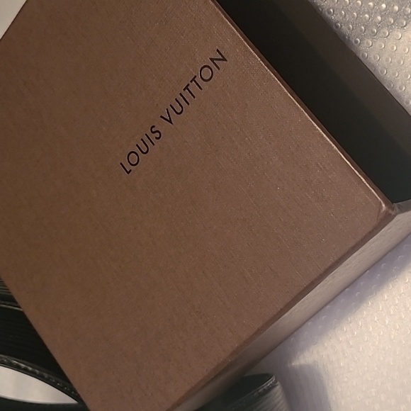 Louis Vuitton Belt - Picture 3 of 3